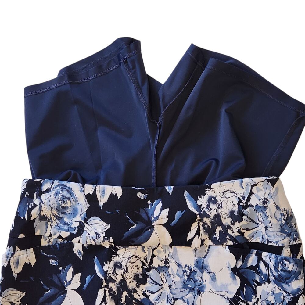 SC & Co. Floral Skort, Blue & White, 2 pockets, 17.5" length, sz XL Stretch - Picture 10 of 10